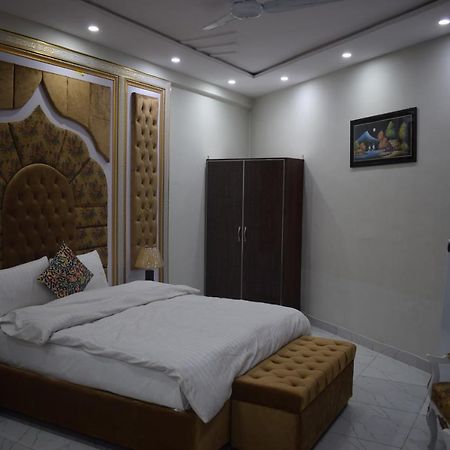 Relax Inn Лахор Экстерьер фото