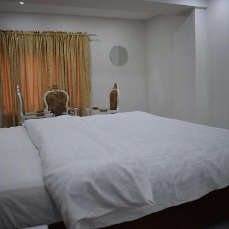 Relax Inn Лахор Экстерьер фото